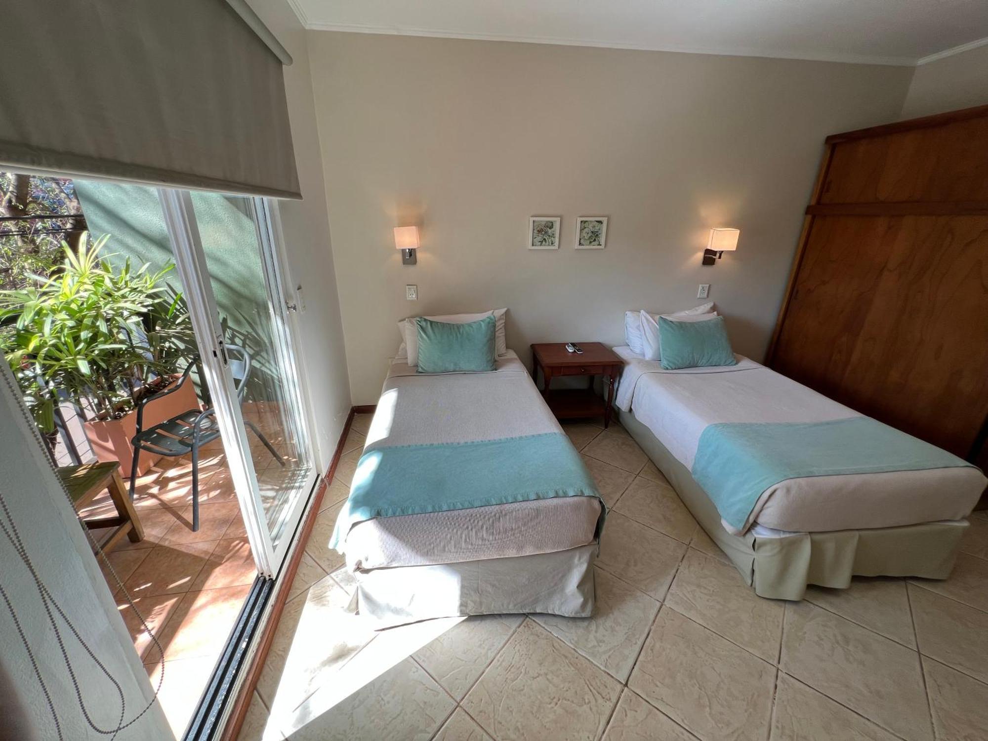 Flora Apartments Puerto Iguazú Extérieur photo