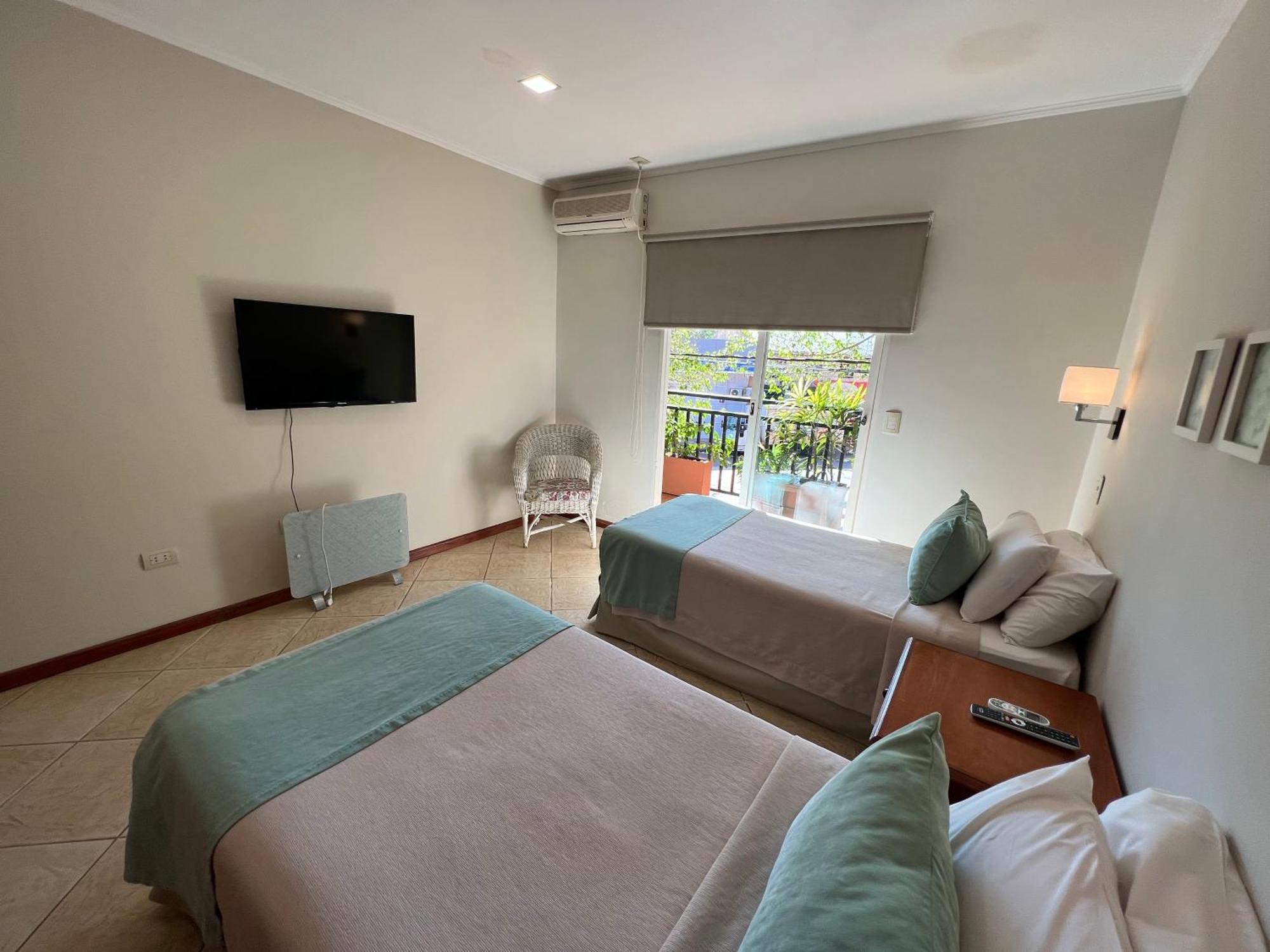 Flora Apartments Puerto Iguazú Extérieur photo
