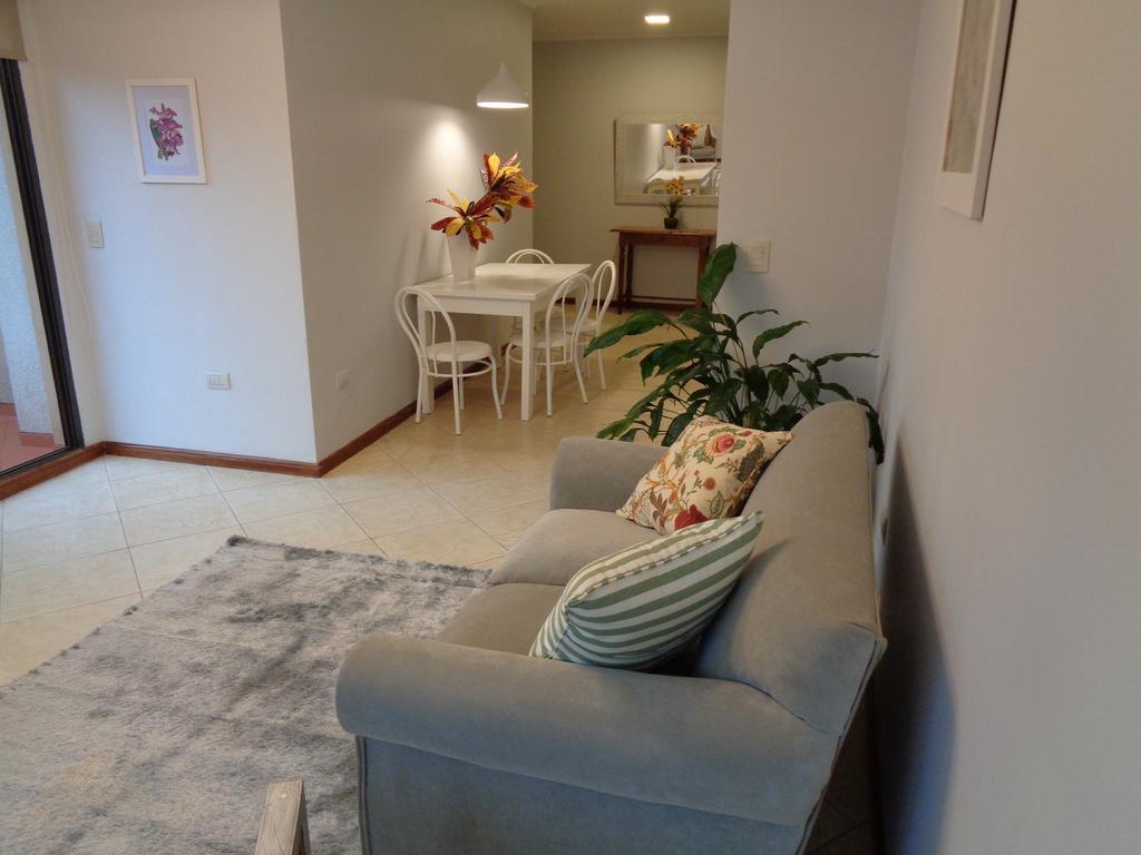 Flora Apartments Puerto Iguazú Extérieur photo