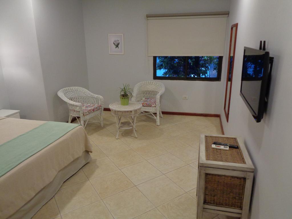 Flora Apartments Puerto Iguazú Extérieur photo